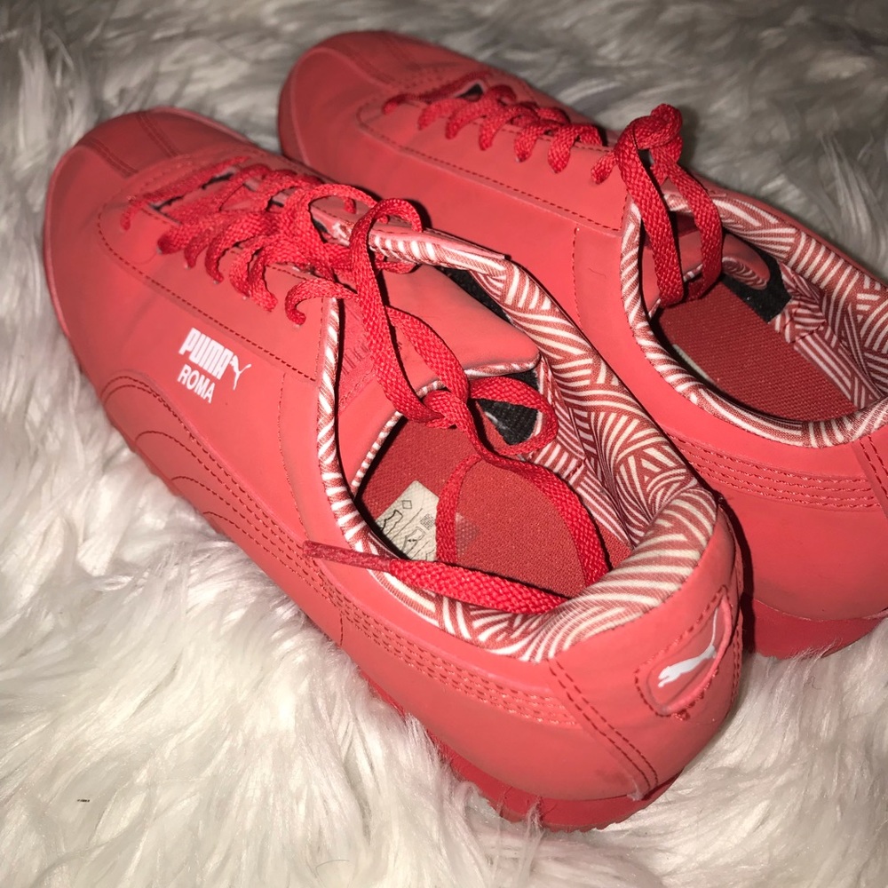 Red Pumas
